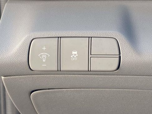 Used 2024 Hyundai Elantra SEL FWD image 18