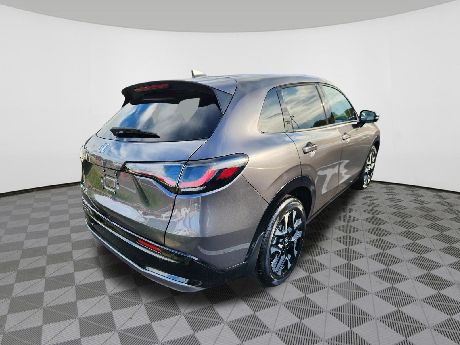 Used 2027 Honda HR-V EX-L image 4