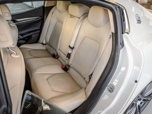 Used 2018 Maserati Ghibli image 44