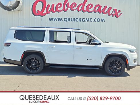 Used 2023 Jeep Wagoneer L Series II w/ Premium Group I AWD/4WD image 8