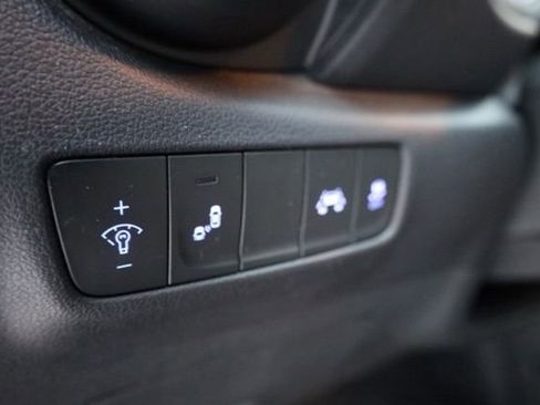 Used 2021 Hyundai Kona SEL Plus w/ Cargo Package image 18