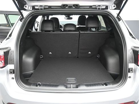 New 2026 Jeep Compass Latitude image 19