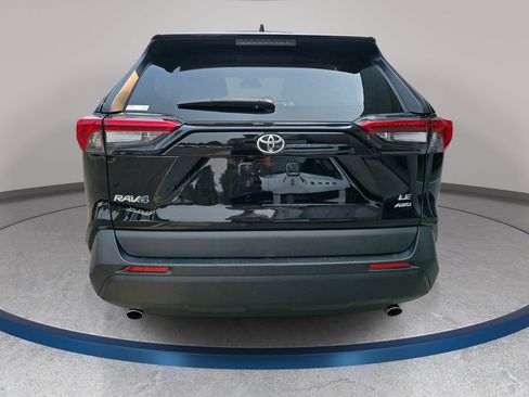 Used 2020 Toyota RAV4 LE AWD/4WD image 7