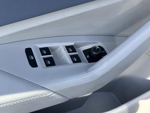 New 2026 Volkswagen Jetta SE image 16