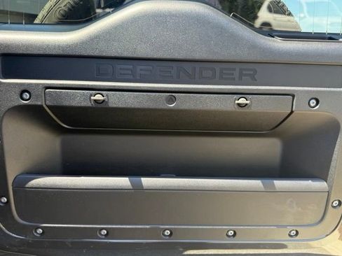 Used 2025 Land Rover Defender 110 X-Dynamic SE AWD/4WD image 57