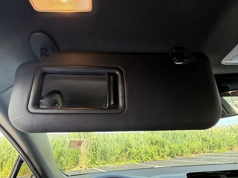 Used 2022 Toyota Corolla SE FWD image 28