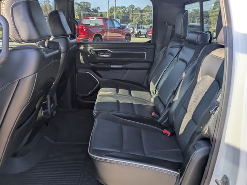 Used 2024 RAM 1500 Laramie AWD/4WD image 8