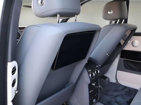 New 2026 Rolls-Royce Cullinan AWD/4WD image 18