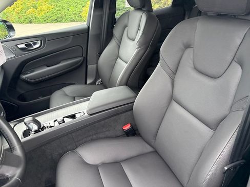 Certified 2025 Volvo XC60 T8 Plus w/ Protection Package Premier AWD/4WD image 17