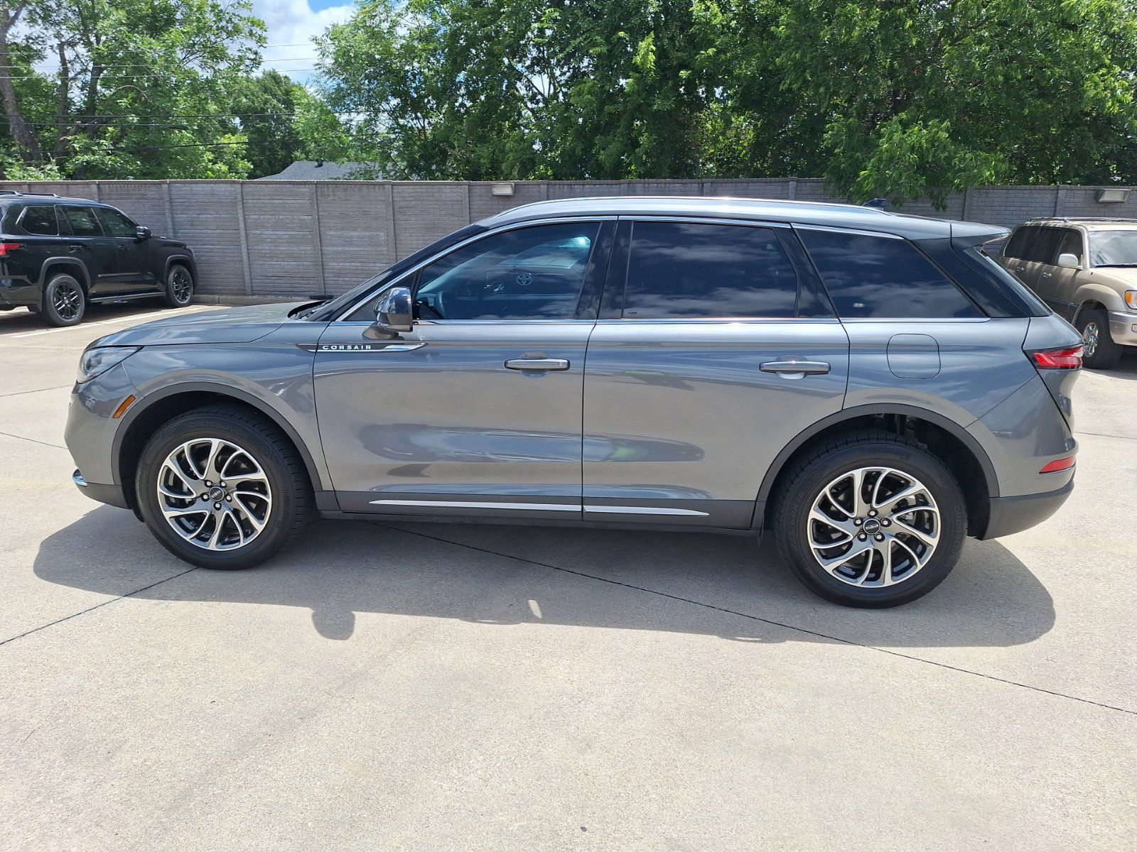 Used 2022 Lincoln Corsair FWD w/ Equipment Group 101A image 3