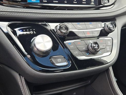 New 2026 Chrysler Pacifica Limited w/ S Appearance Package image 29