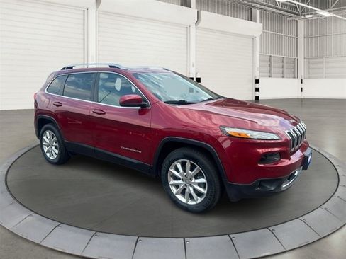 Used 2017 Jeep Cherokee Limited AWD/4WD image 7