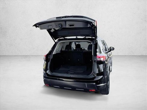 Used 2024 Nissan Rogue SV image 7