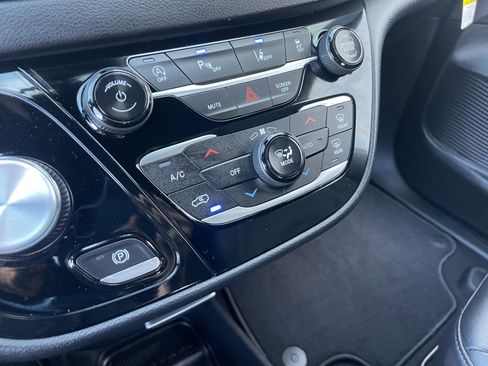 New 2026 Chrysler Voyager LX image 29