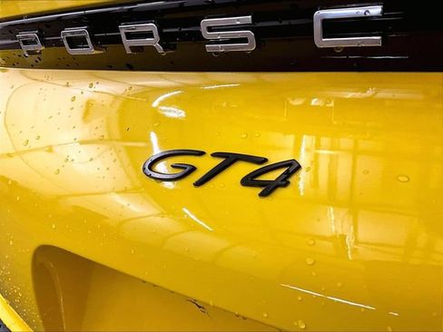 Used 2022 Porsche 718 Cayman GT4 RWD image 13
