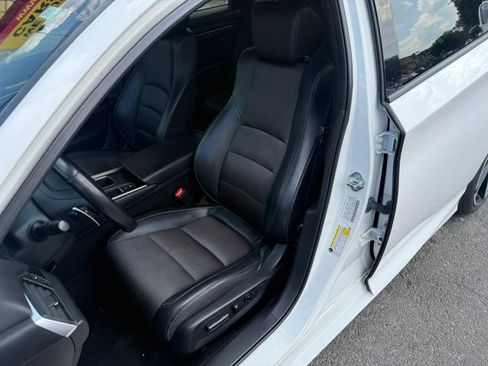 Used 2018 Honda Accord Sport image 7
