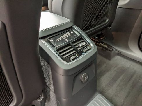 Certified 2024 Volvo XC90 T8 Plus w/ Protection Package Premier image 24