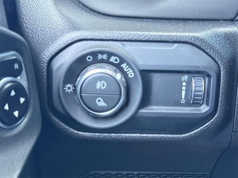 Used 2023 Jeep Gladiator Sport image 16