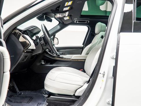 Used 2025 Land Rover Range Rover Sport SE image 39