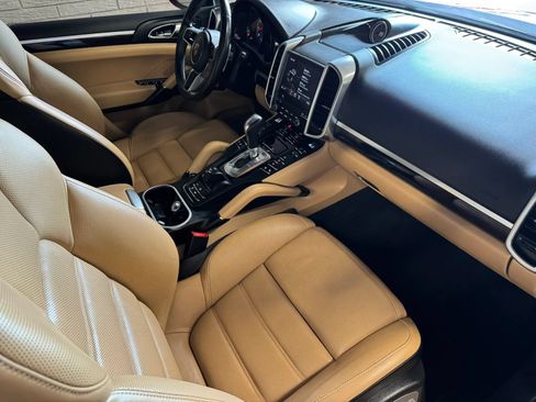 Used 2017 Porsche Cayenne S AWD/4WD image 24