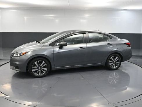 Used 2021 Nissan Versa SV image 9