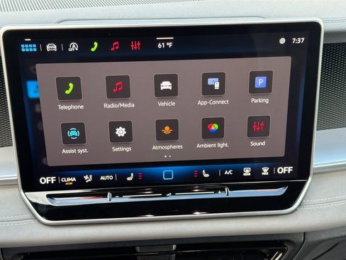 New 2026 Volkswagen Tiguan SE R-Line FWD image 33