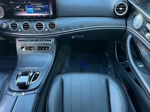 Used 2018 Mercedes-Benz E 300 E 300 image 30