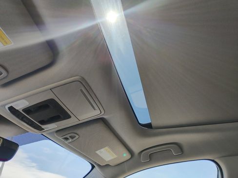 Certified 2025 Honda Pilot Touring image 21