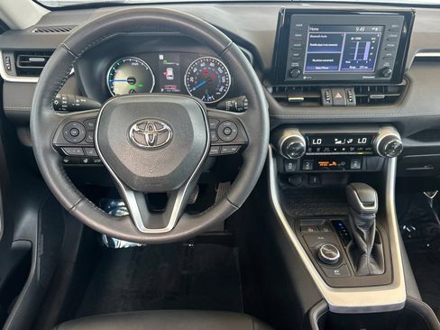 Certified 2022 Toyota RAV4 XLE Premium AWD/4WD image 18