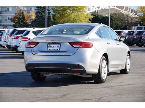 Used 2016 Chrysler 200 Limited image 3