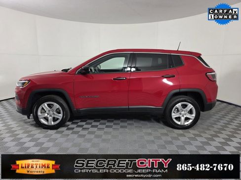 Used 2023 Jeep Compass Sport image 4