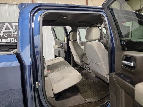 Used 2021 Chevrolet Silverado 1500 LT w/ Safety Package II AWD/4WD image 16
