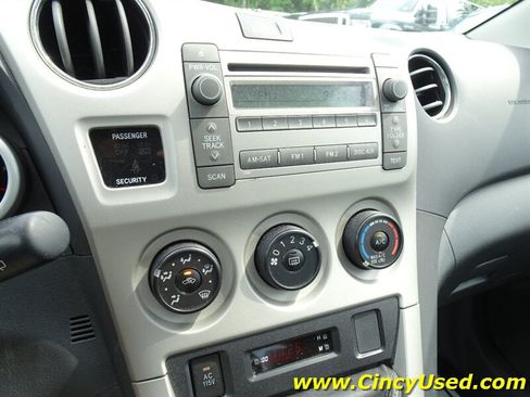 Used 2010 Toyota Matrix S FWD image 19