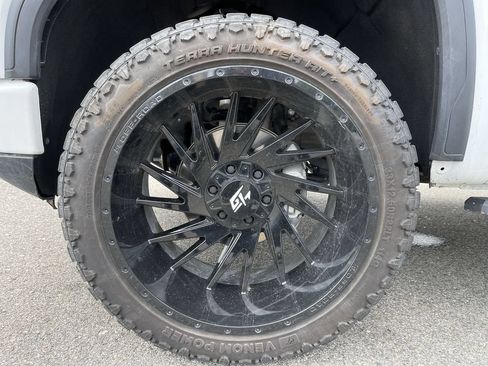 Used 2023 GMC Sierra 1500 Elevation w/ X31 Off-Road Package AWD/4WD image 40