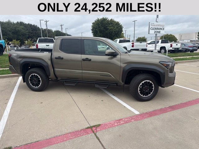 Used 2024 Toyota Tacoma TRD Off-Road w/ TRD Off Road Premium Package AWD/4WD image 2
