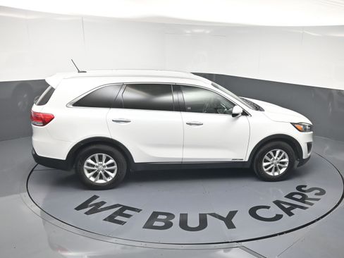 Used 2016 Kia Sorento LX AWD/4WD image 33