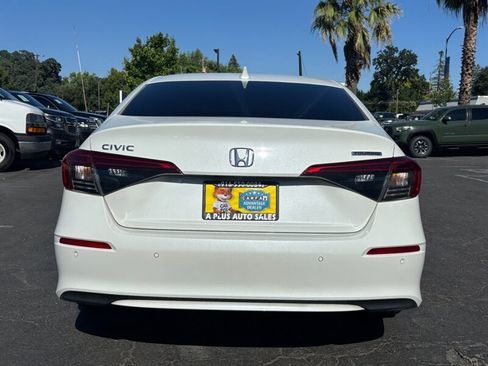 Used 2024 Honda Civic Touring image 5