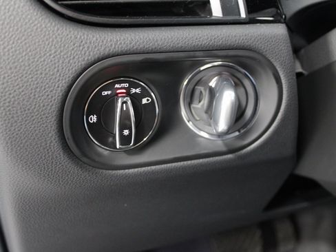 Used 2025 Porsche Macan image 25