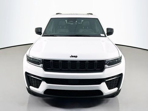 New 2026 Jeep Grand Cherokee L 4WD image 2
