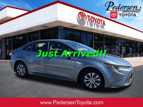 Used 2022 Toyota Corolla LE w/ Carpet Mat Package (TMS) image 1