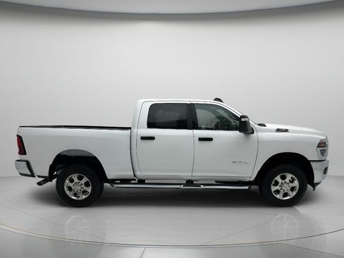 Used 2026 RAM 2500 Big Horn AWD/4WD image 2