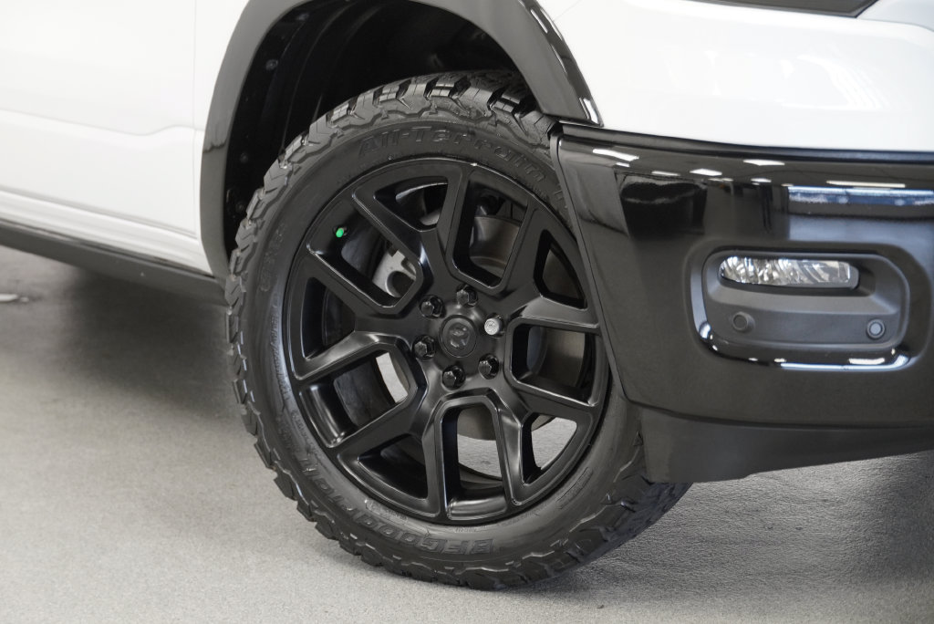 Used 2026 RAM 1500 Laramie AWD/4WD image 9