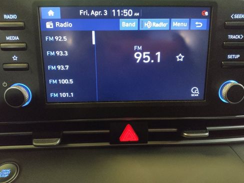 Used 2021 Hyundai Elantra SEL FWD image 25