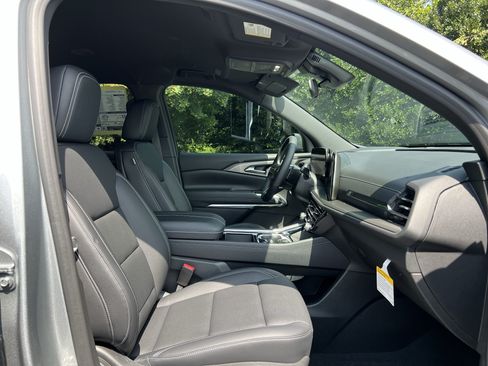 Used 2026 Chevrolet Traverse LT FWD image 58