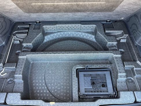 Certified 2025 Subaru Forester Premium AWD/4WD image 31