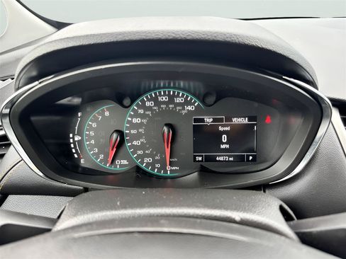 Used 2022 Chevrolet Trax LT w/ LT Convenience Package AWD/4WD image 23
