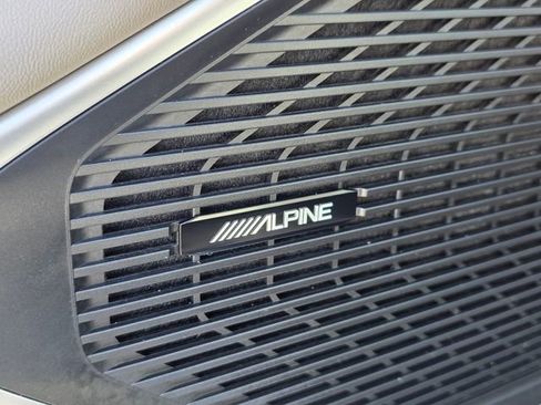 Used 2024 Jeep Wagoneer L Series II image 24