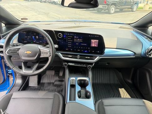 Certified 2025 Chevrolet Equinox EV LT w/ Convenience Package FWD image 14
