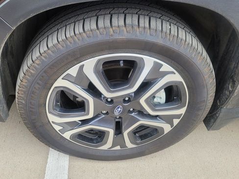 Used 2024 Subaru Ascent Touring image 2