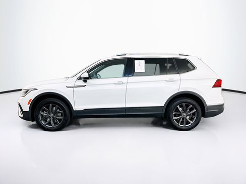 Used 2023 Volkswagen Tiguan SE AWD/4WD image 4